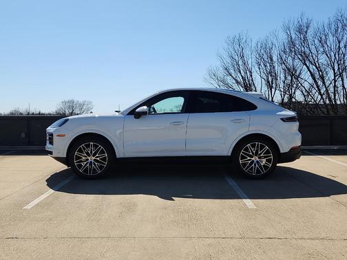 2025 Porsche Cayenne AWD