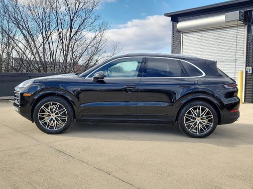 2026 Porsche Cayenne AWD