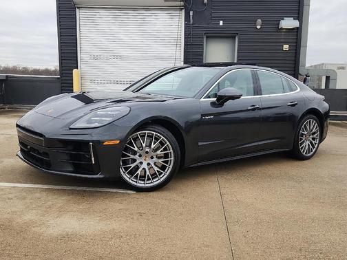 2026 Porsche Panamera 4
