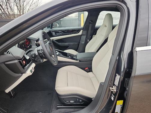 2026 Porsche Panamera 4