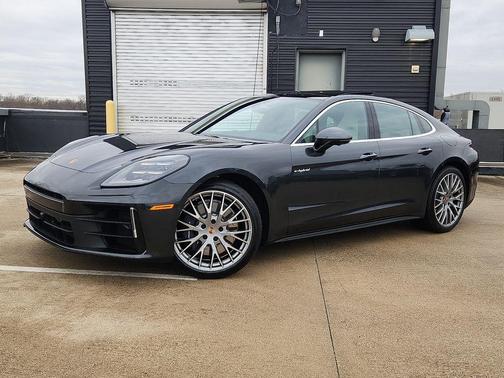 2026 Porsche Panamera 4