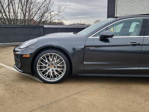 2026 Porsche Panamera 4