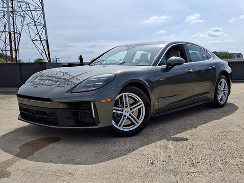 2026 Porsche Panamera 4