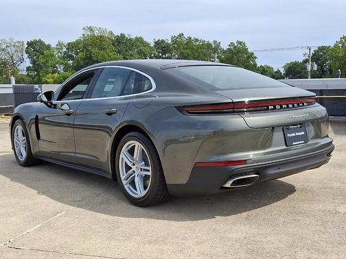 2026 Porsche Panamera 4