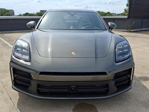 2026 Porsche Panamera 4