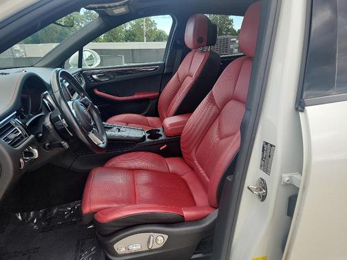 2019 Porsche Macan Base