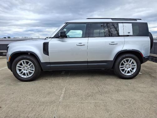 2024 Land Rover Defender 110 P400 S