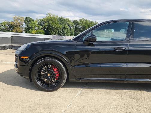2025 Porsche Cayenne GTS