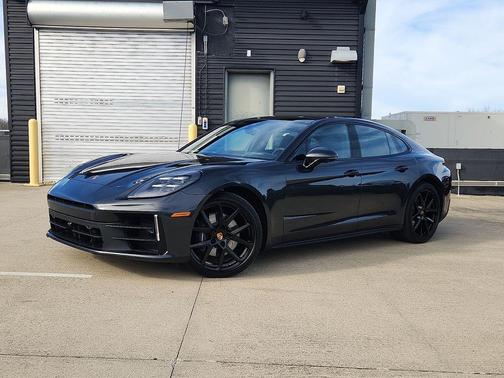 2026 Porsche Panamera 4