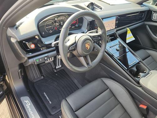 2026 Porsche Panamera 4