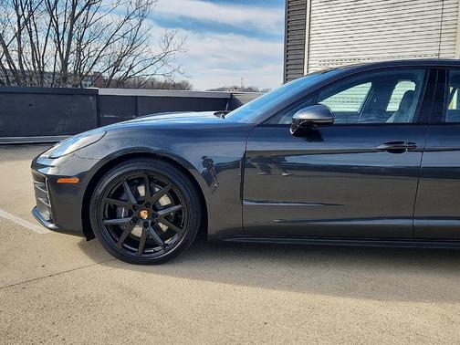 2026 Porsche Panamera 4