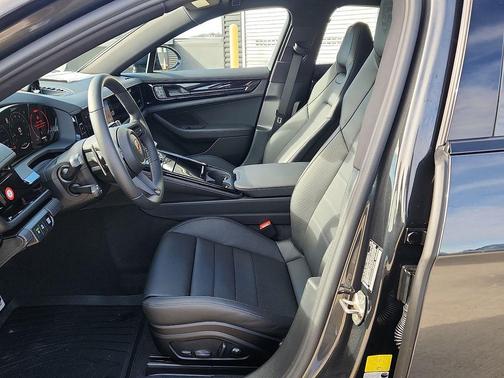 2026 Porsche Panamera 4