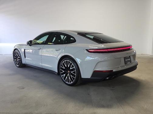 Chalk 2026 Porsche Panamera 4