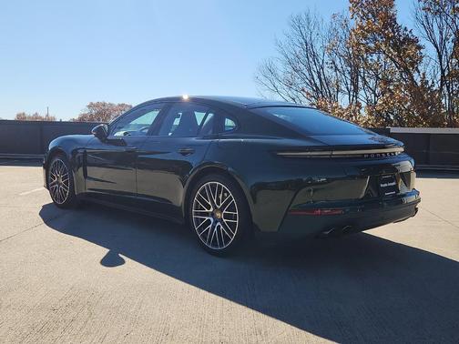 2025 Porsche Panamera 4