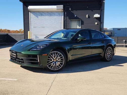 2025 Porsche Panamera 4