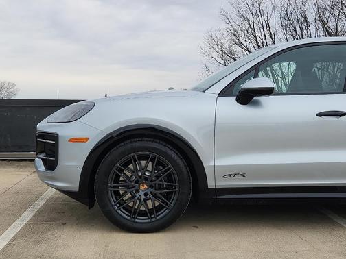 2026 Porsche Cayenne GTS