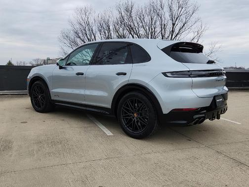 2026 Porsche Cayenne GTS