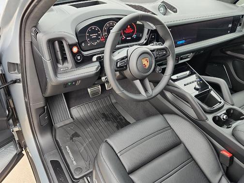 2026 Porsche Cayenne GTS