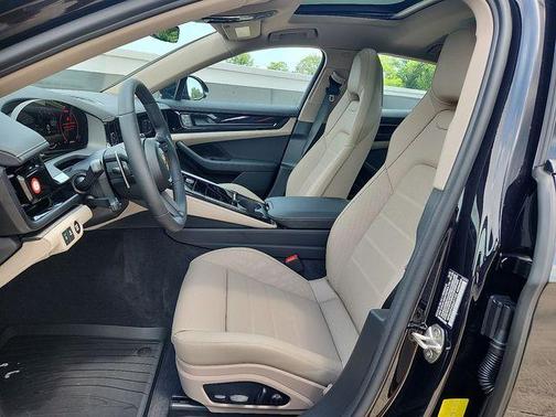 2025 Porsche Panamera 4