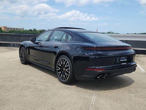 2025 Porsche Panamera 4