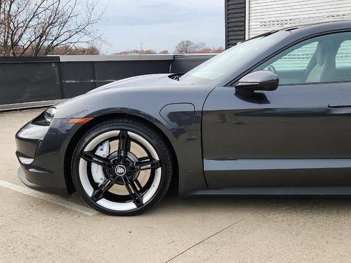 2022 Porsche Taycan Base