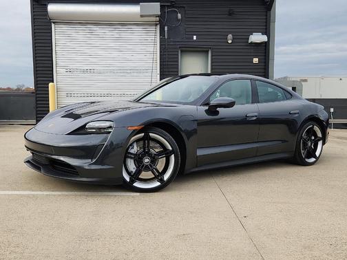 2022 Porsche Taycan Base