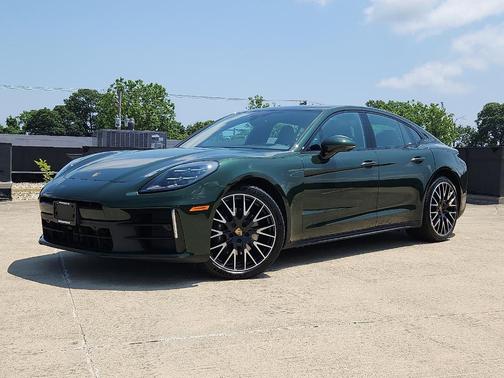 2025 Porsche Panamera 4
