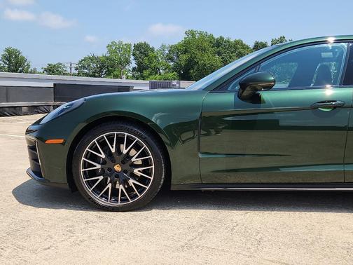 2025 Porsche Panamera 4