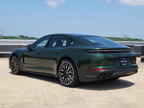 2025 Porsche Panamera 4