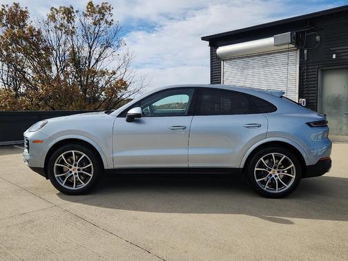 2026 Porsche Cayenne AWD