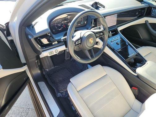 2025 Porsche Panamera 4