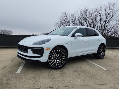 2026 Porsche Macan Base