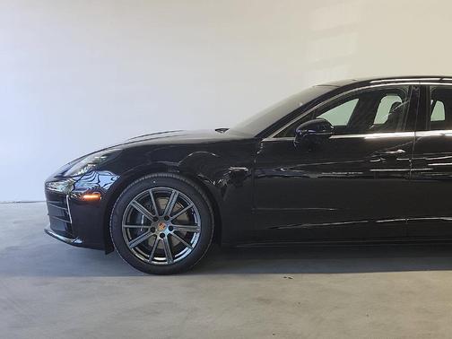 Jet Black 2026 Porsche Panamera 4