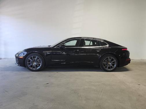 Jet Black 2026 Porsche Panamera 4