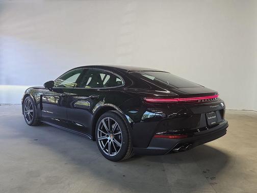 Jet Black 2026 Porsche Panamera 4