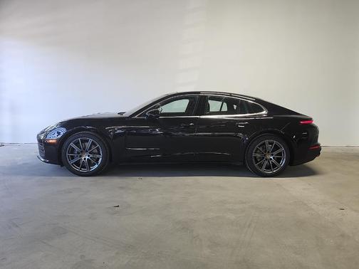 Jet Black 2026 Porsche Panamera 4