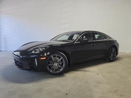 Jet Black 2026 Porsche Panamera 4