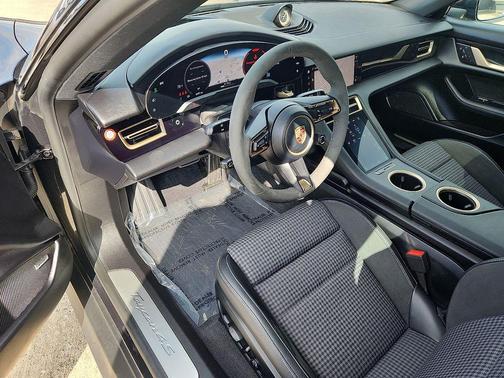 2025 Porsche Taycan 4S