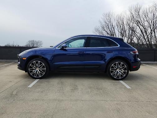 2026 Porsche Macan Base