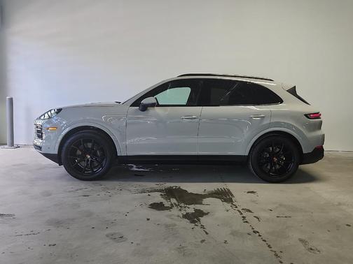 Chalk 2026 Porsche Cayenne Base