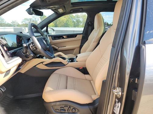 2026 Porsche Cayenne GTS