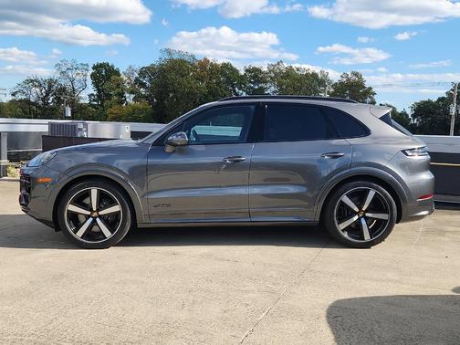 2026 Porsche Cayenne GTS