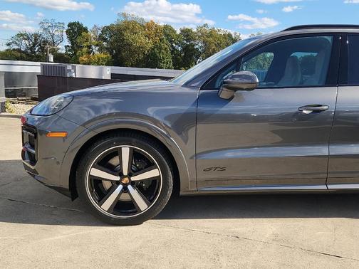 2026 Porsche Cayenne GTS