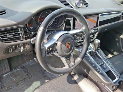 2020 Porsche Macan Base