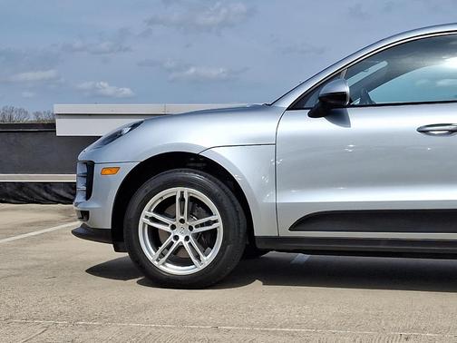 2020 Porsche Macan Base