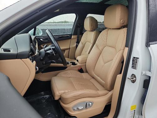 2022 Porsche Macan Base