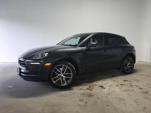 Volcano Grey Metallic 2023 Porsche Macan