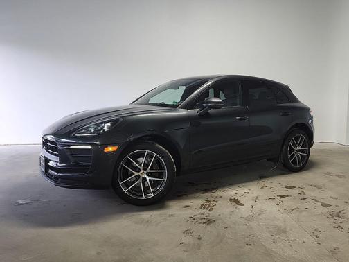 Volcano Grey Metallic 2023 Porsche Macan