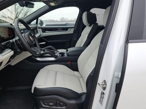 2026 Porsche Cayenne AWD