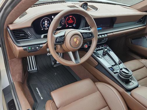 2026 Porsche 911 Carrera 4 GTS